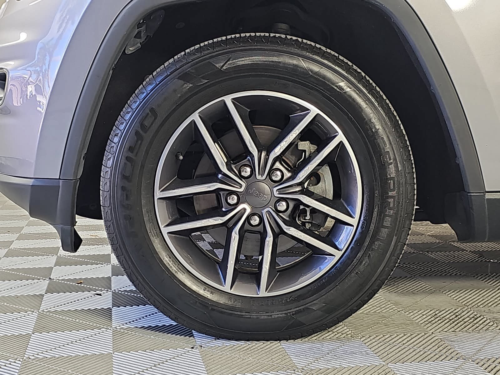 2019 Jeep Grand Cherokee Laredo E