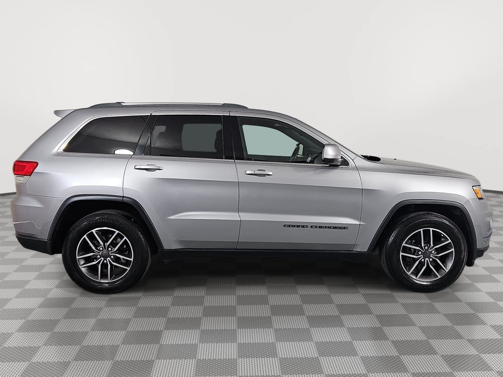 2019 Jeep Grand Cherokee Laredo E