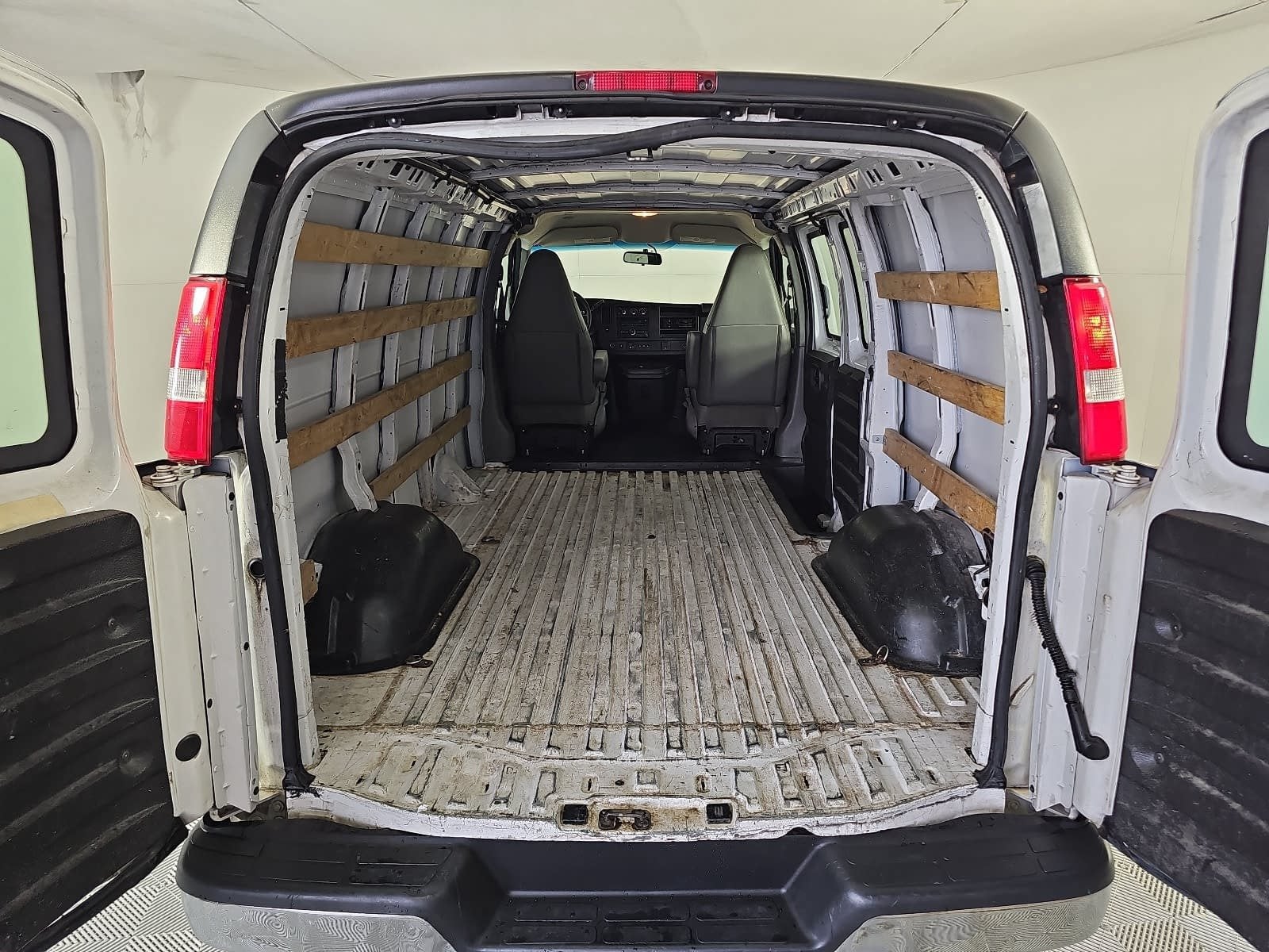 2019 Chevrolet Express 2500 Work Van Cargo