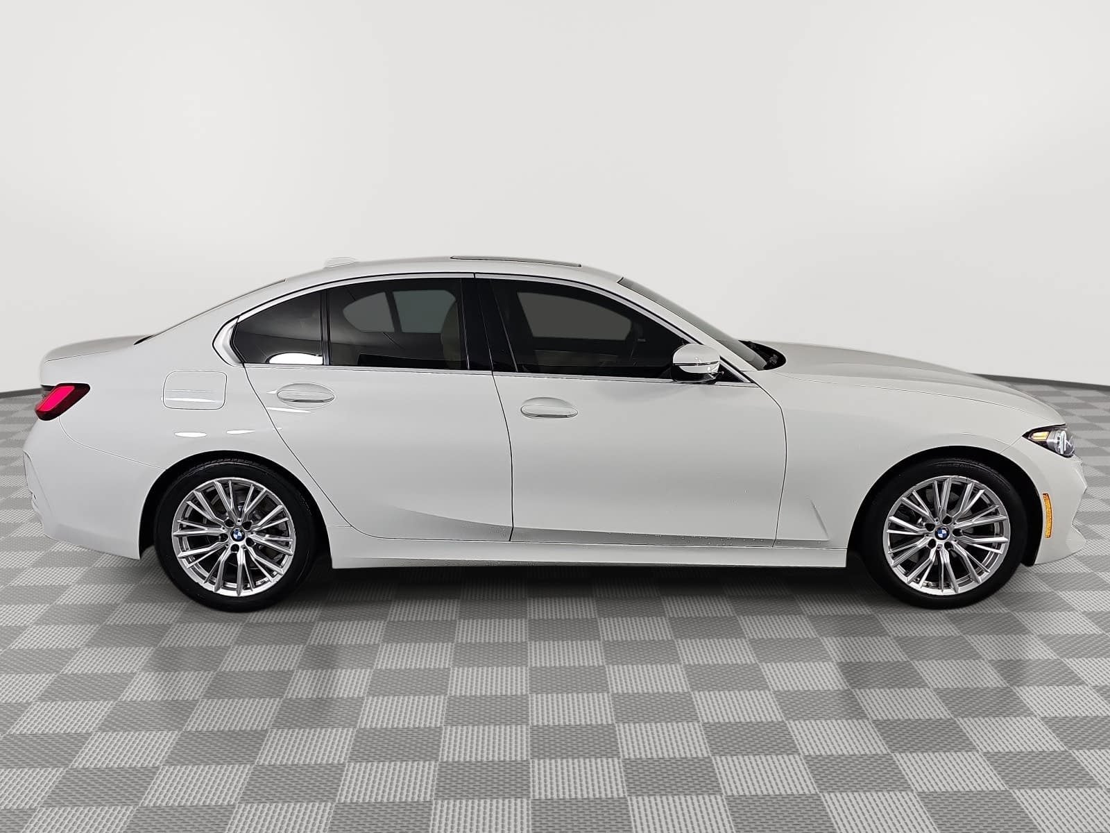 2024 BMW 3 Series 330i