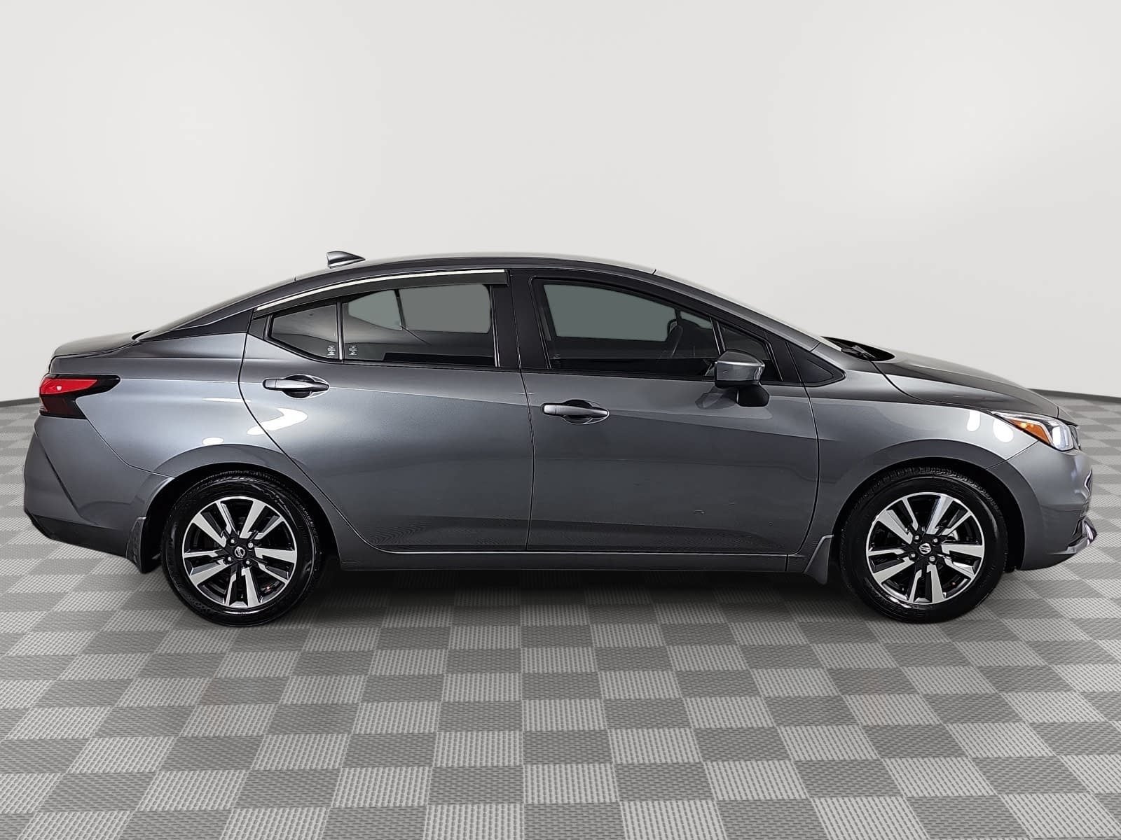 2022 Nissan Versa 1.6 SV