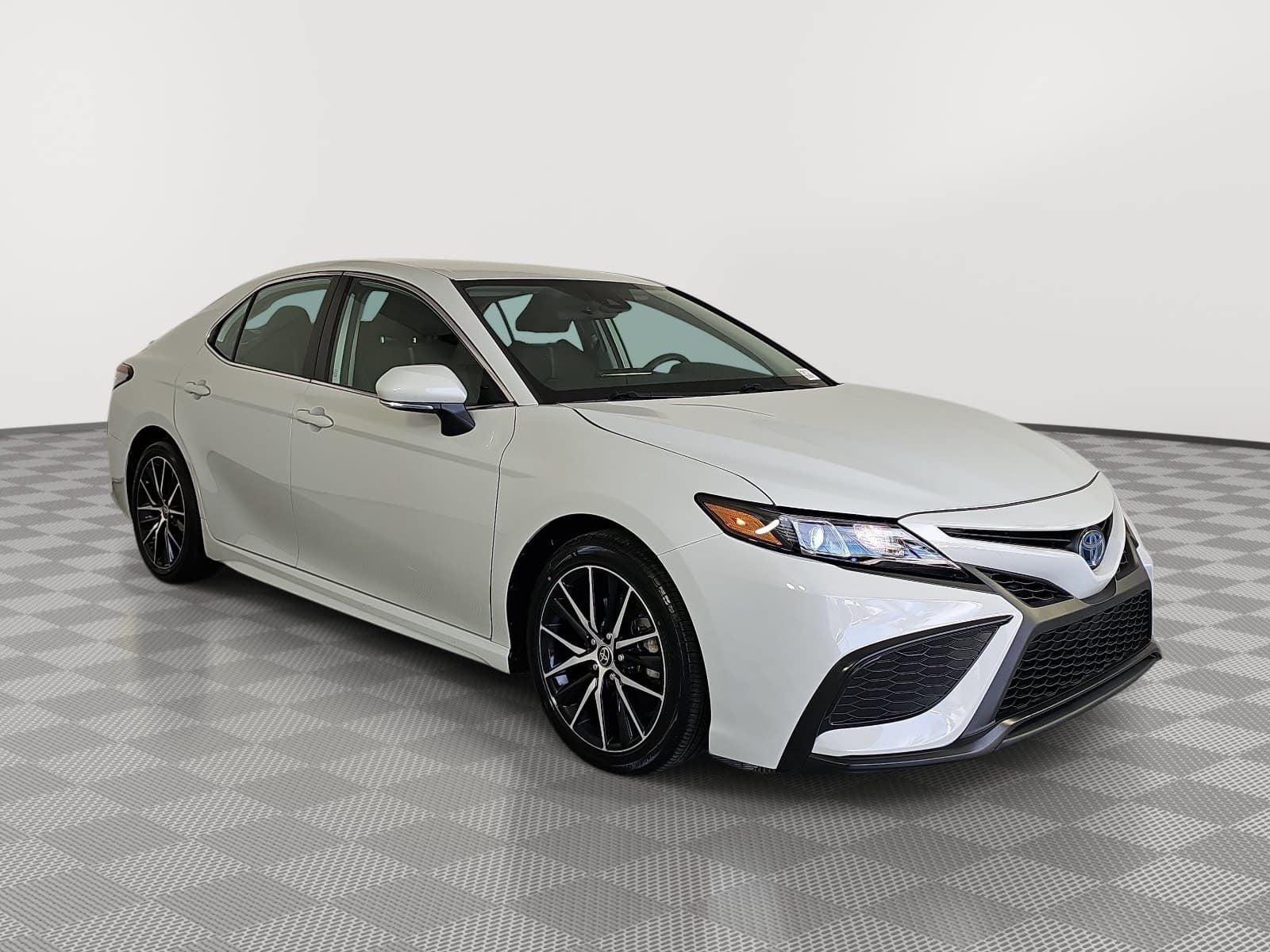 2023 Toyota Camry Hybrid SE