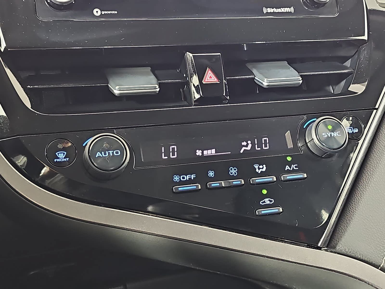2023 Toyota Camry Hybrid SE
