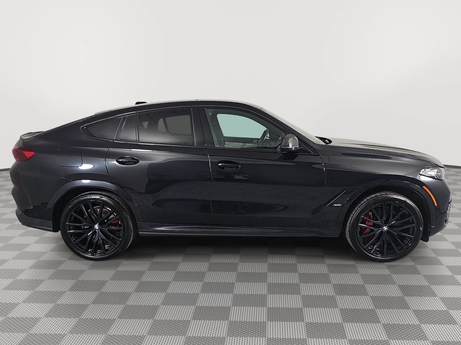 2025 BMW X6 M60i