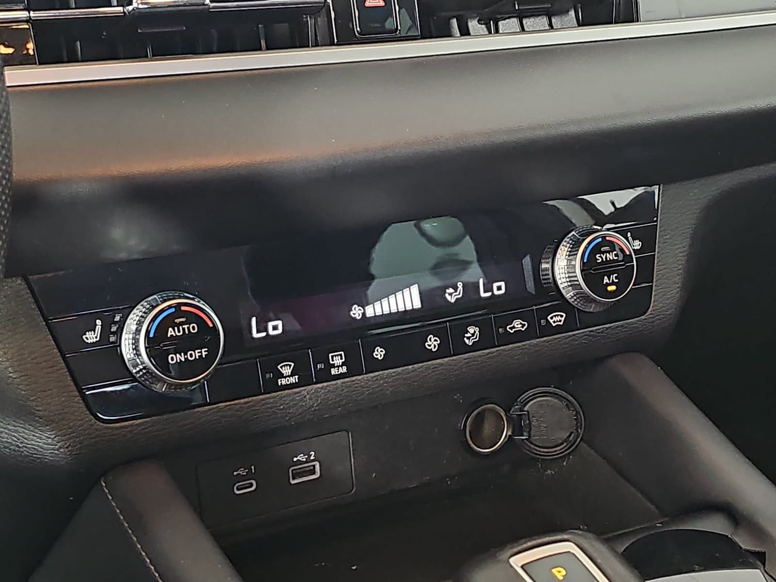 2023 Mitsubishi Outlander SE