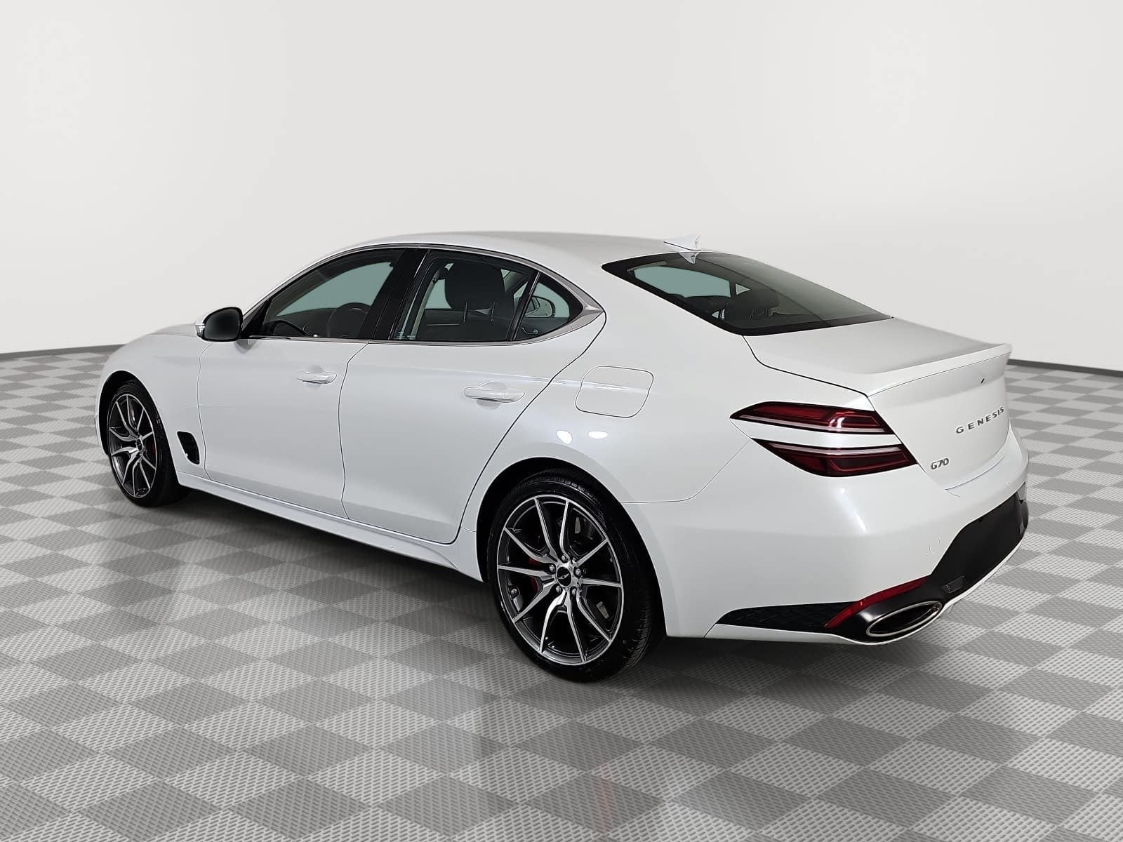 2025 Genesis G70 2.5T