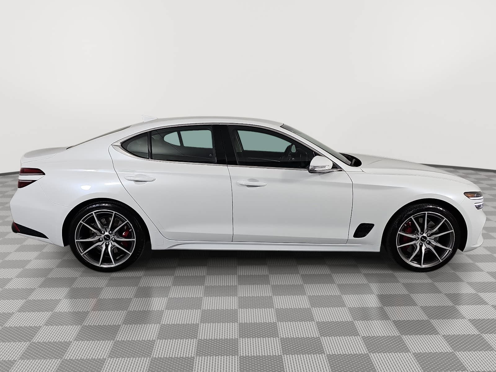 2025 Genesis G70 2.5T