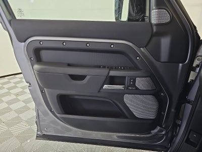 2023 Land Rover Defender 130 X-Dynamic SE