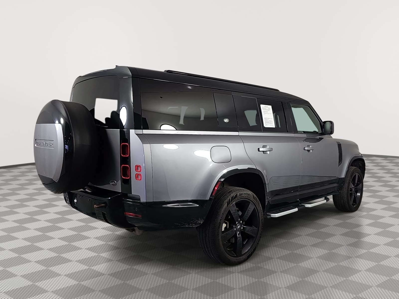 2023 Land Rover Defender 130 X-Dynamic SE