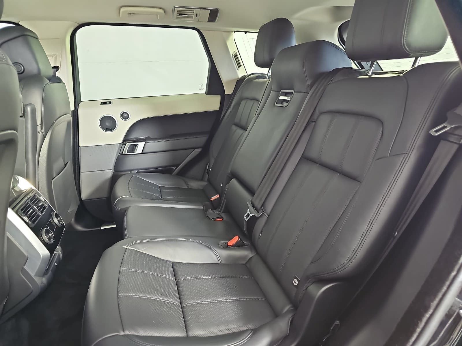 2022 Land Rover Range Rover Sport HSE Silver Edition