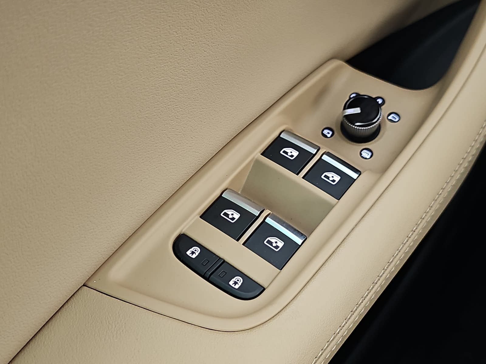 2023 Audi Q8 55 Premium Plus quattro
