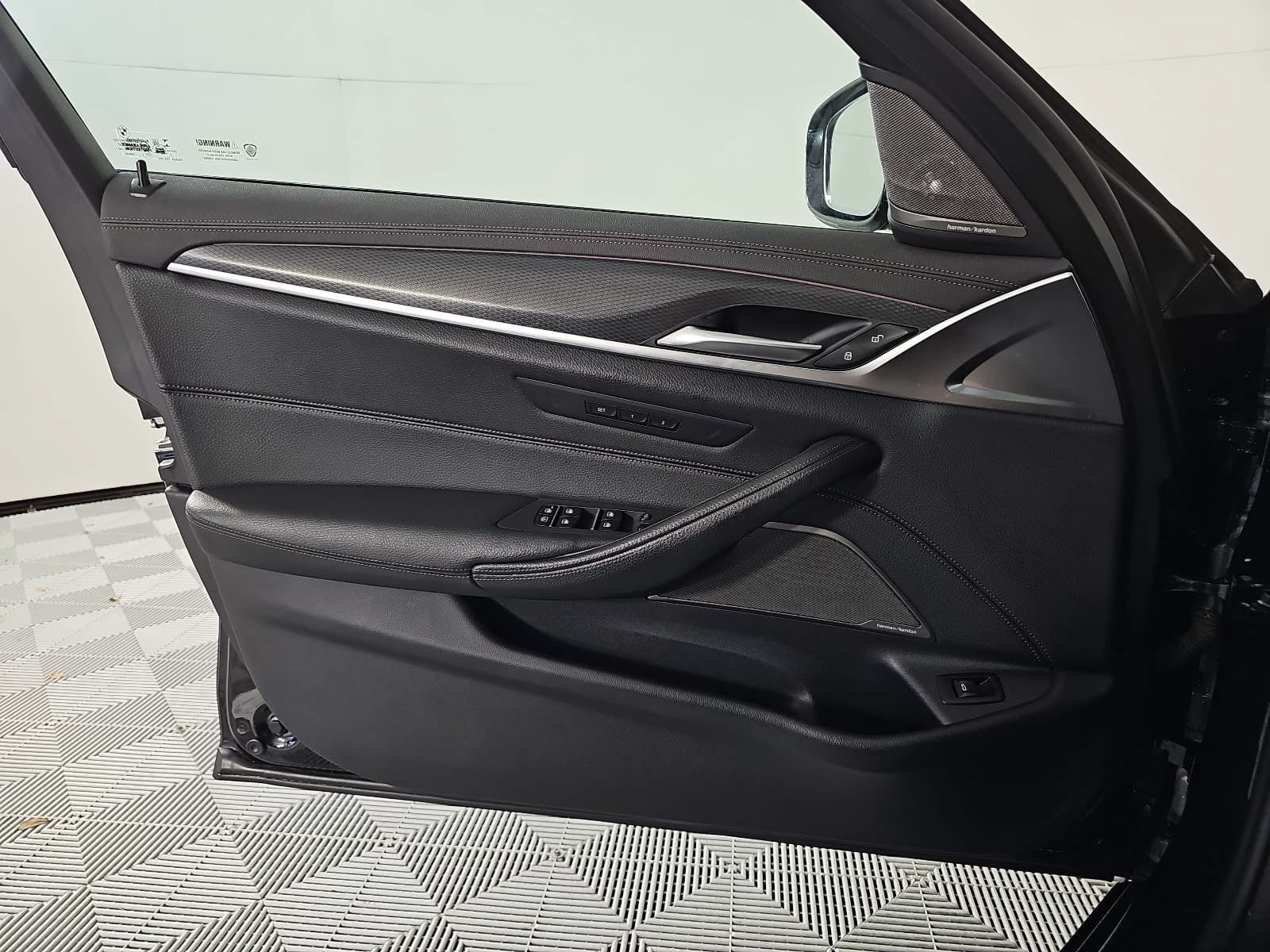 2023 BMW 5 Series M550i xDrive