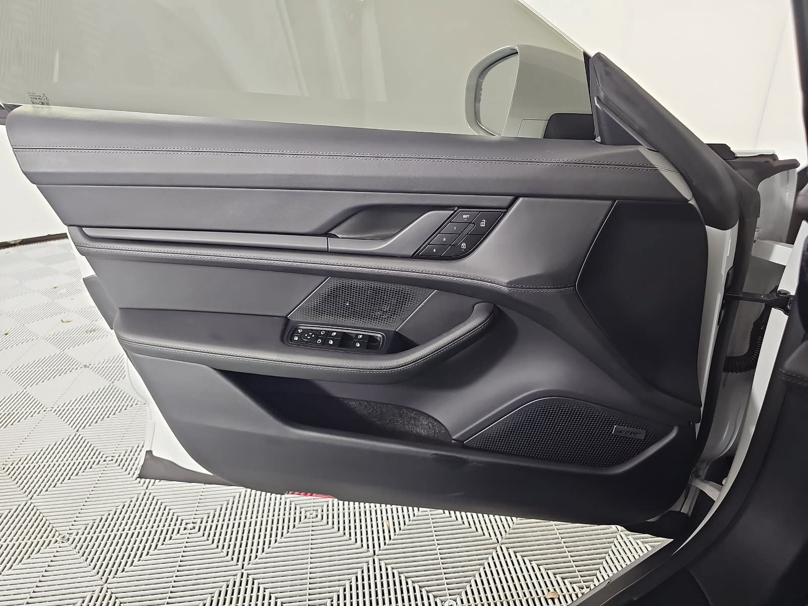 2024 Porsche Taycan GTS