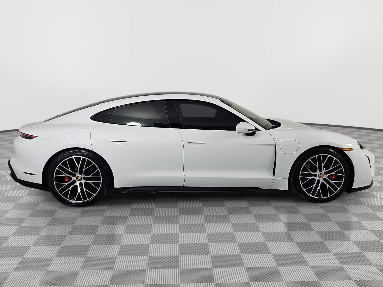 2024 Porsche Taycan GTS