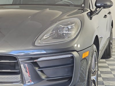 2025 Porsche Macan Base