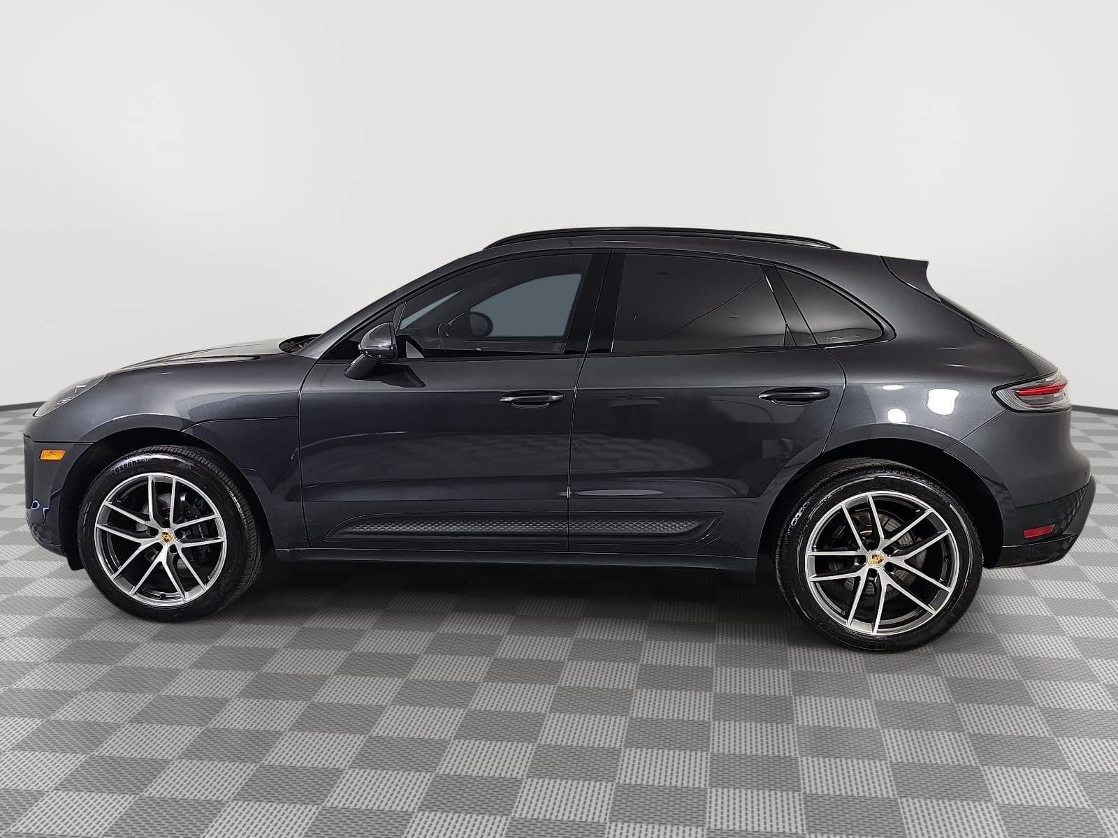 2025 Porsche Macan Base