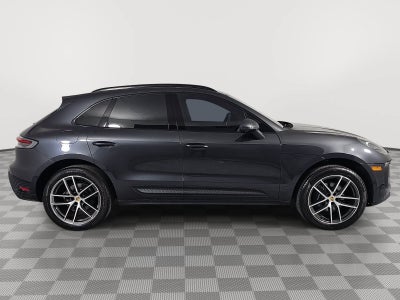 2025 Porsche Macan Base