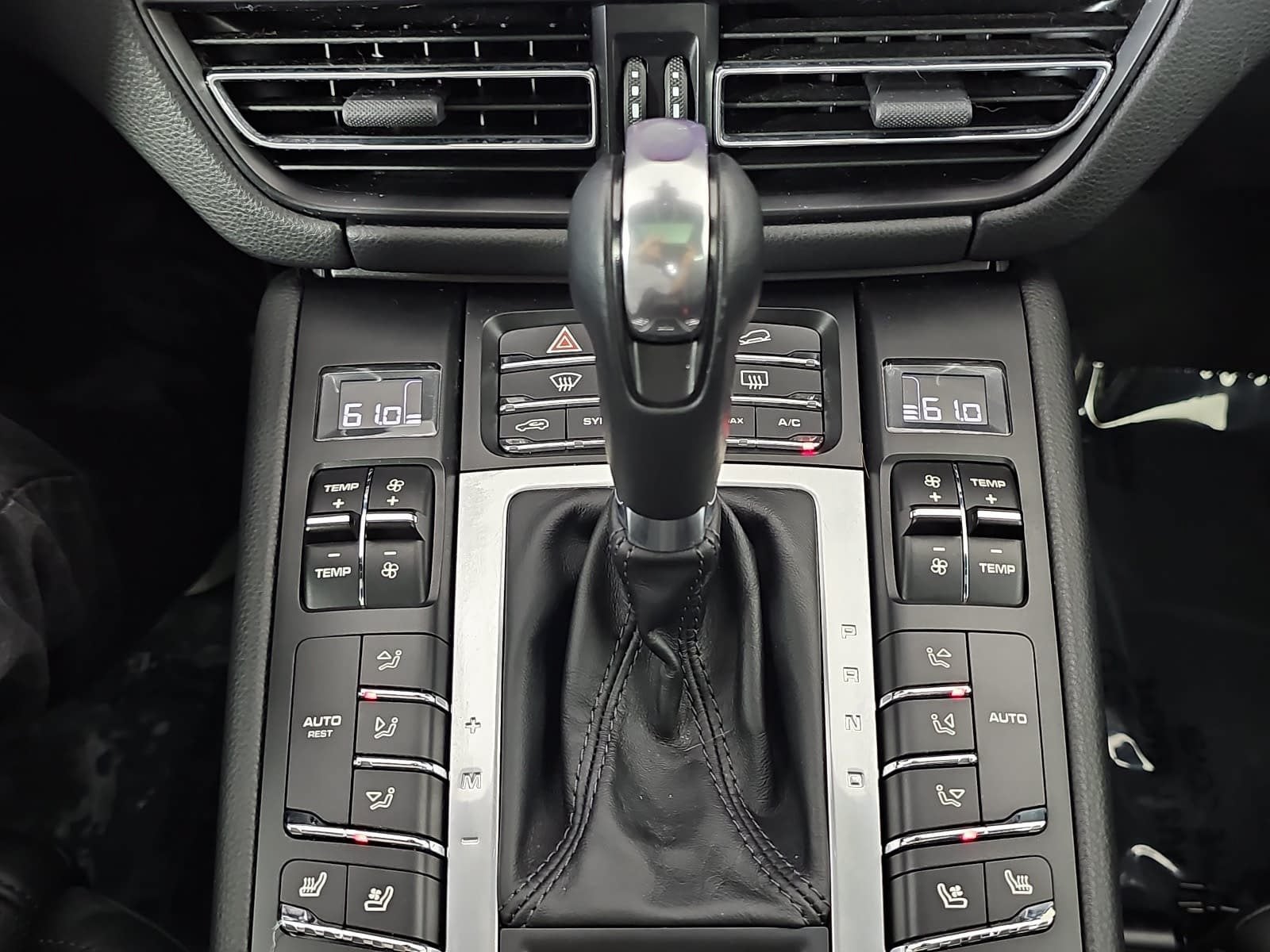 2020 Porsche Macan Base