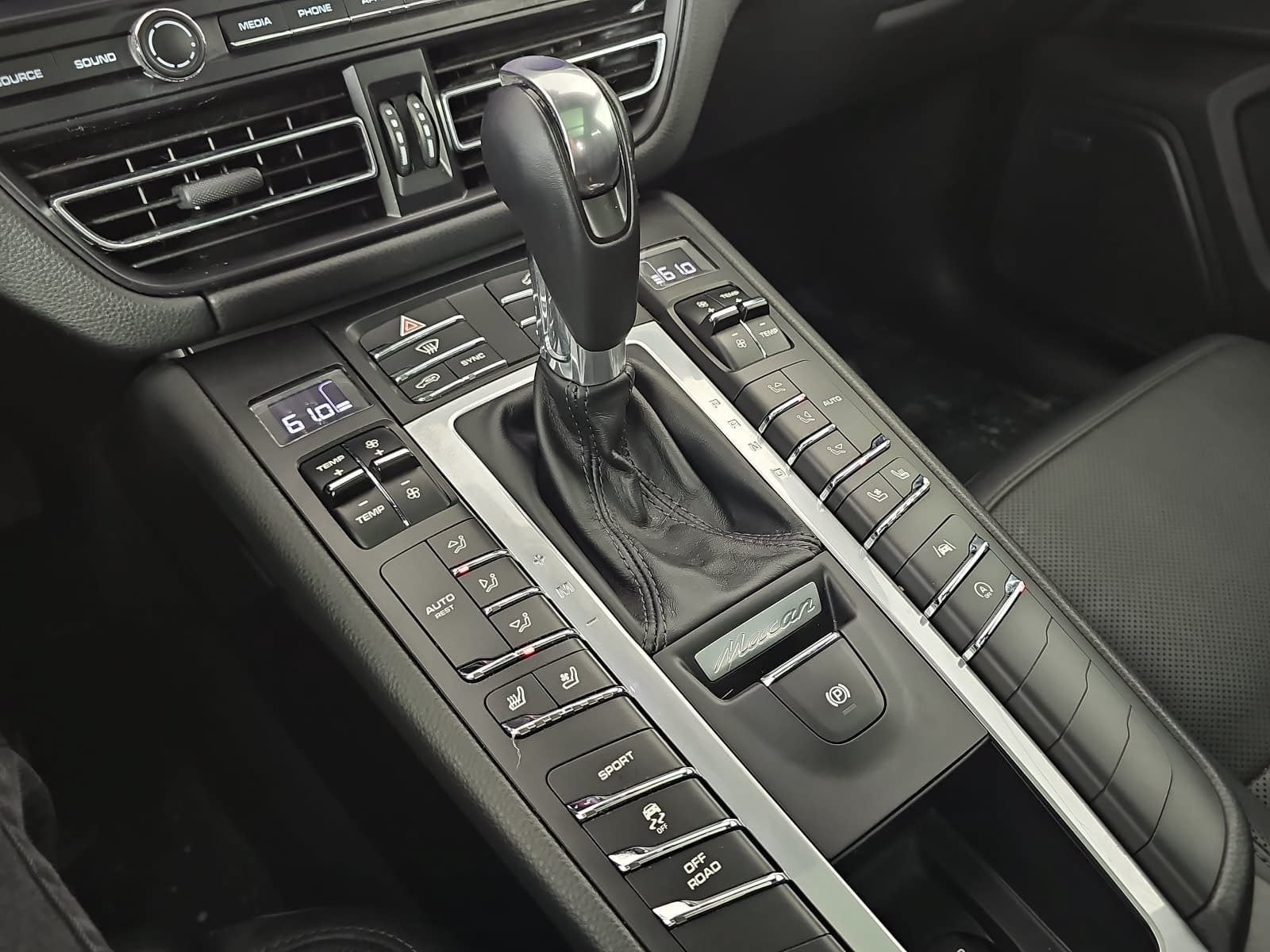 2020 Porsche Macan Base