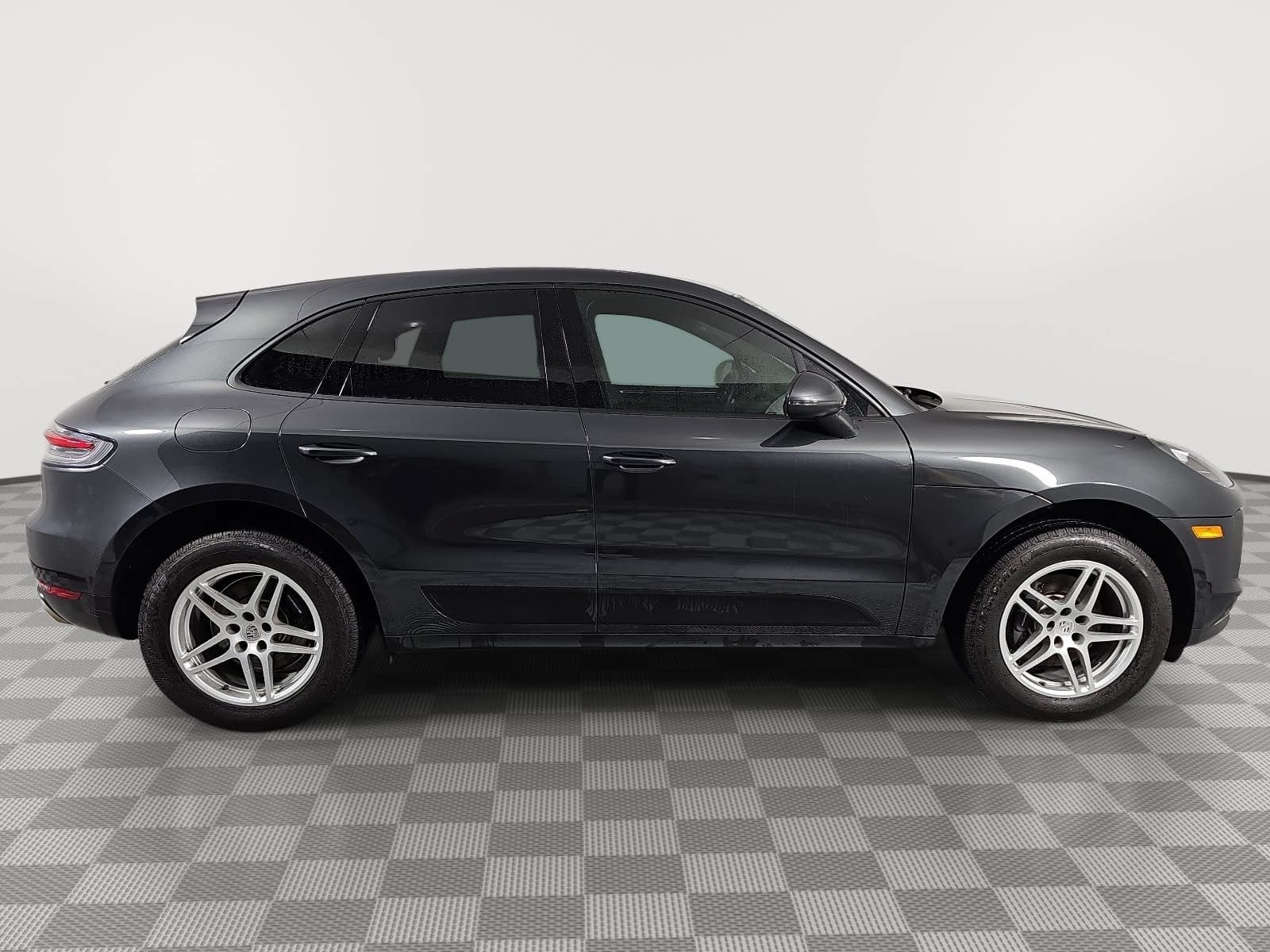 2020 Porsche Macan Base