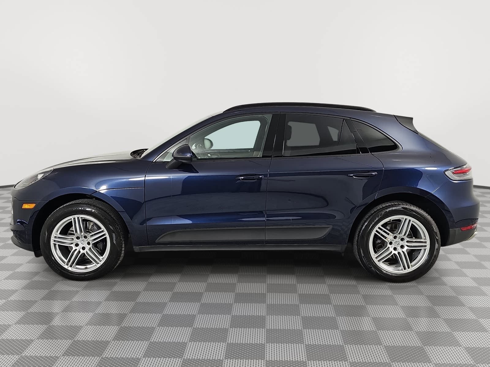 2020 Porsche Macan Base
