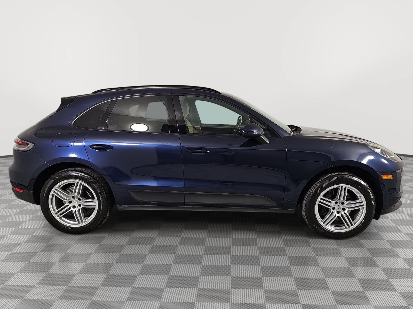 2020 Porsche Macan Base