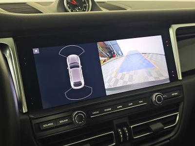 2021 Porsche Macan Base