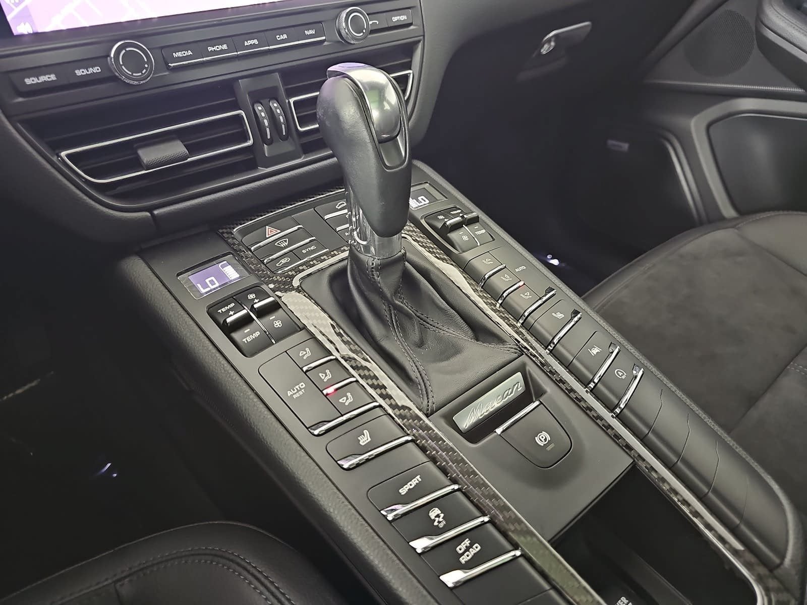 2021 Porsche Macan Base