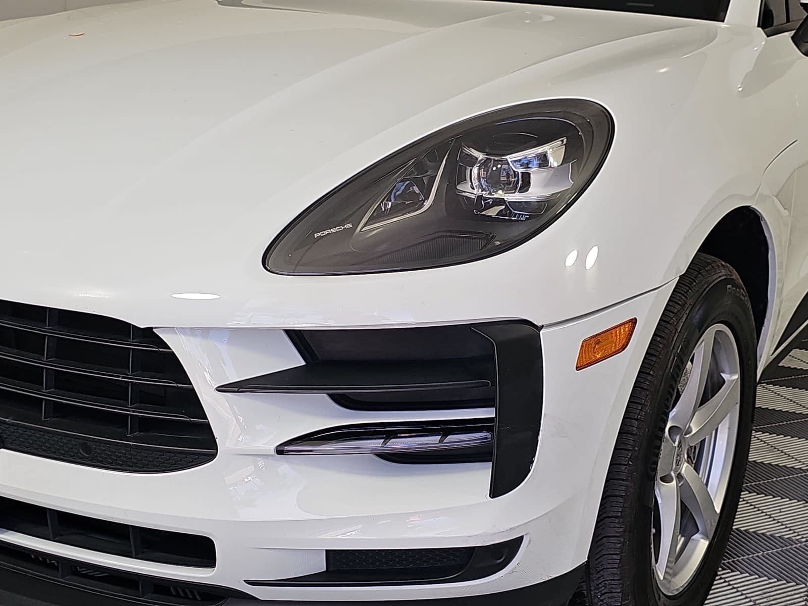 2021 Porsche Macan Base