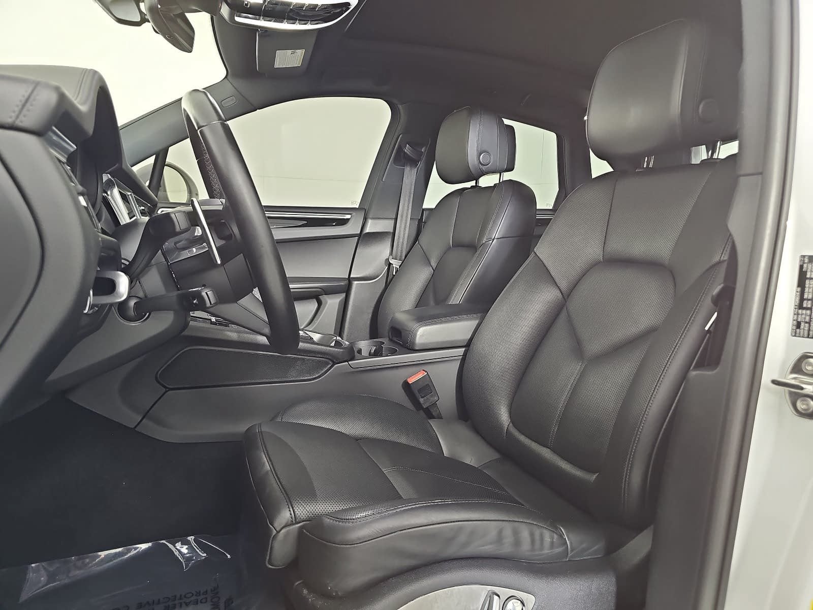 2022 Porsche Macan Base