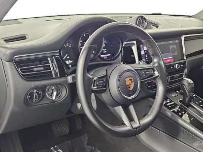 2022 Porsche Macan Base