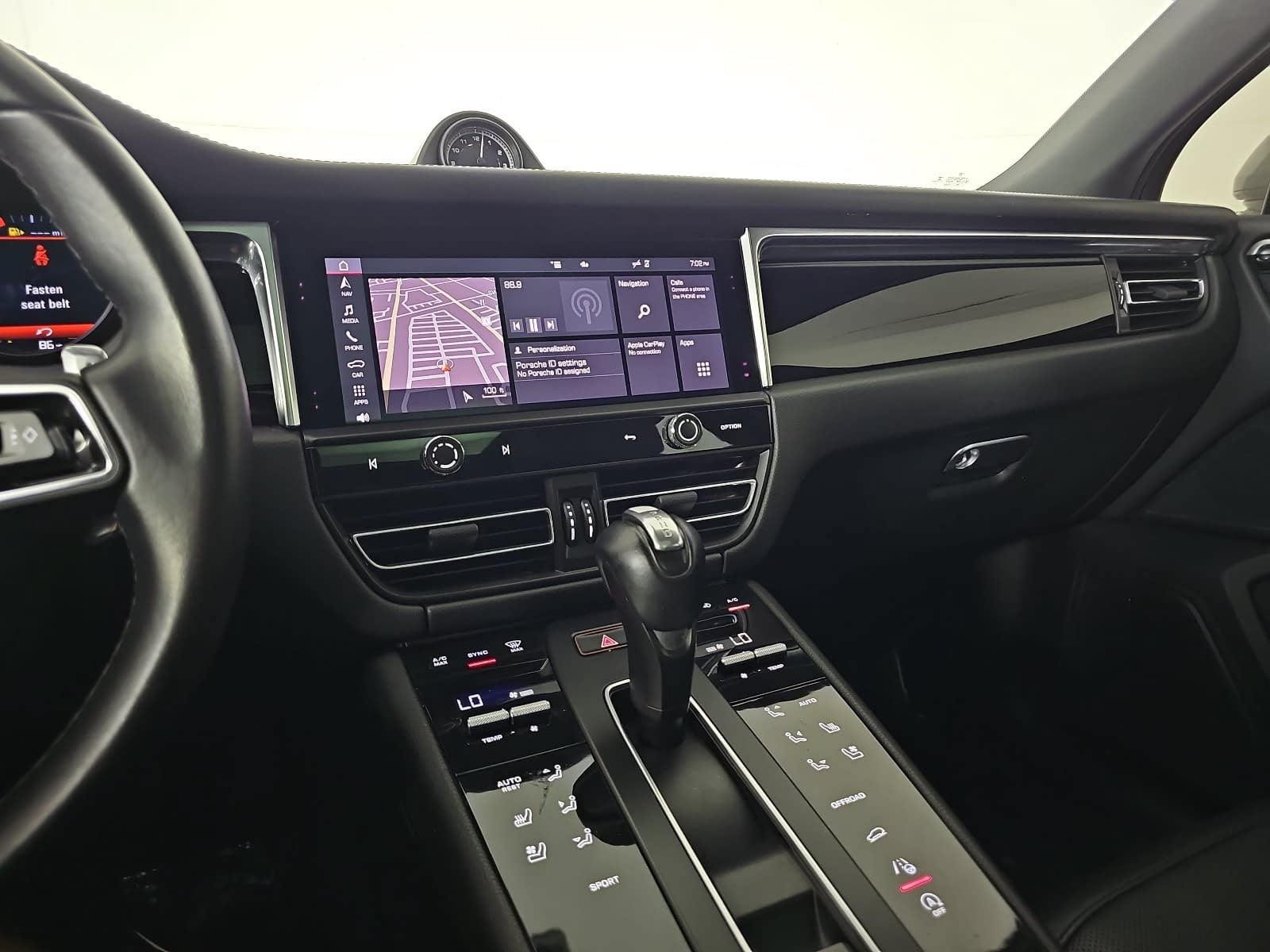 2022 Porsche Macan Base