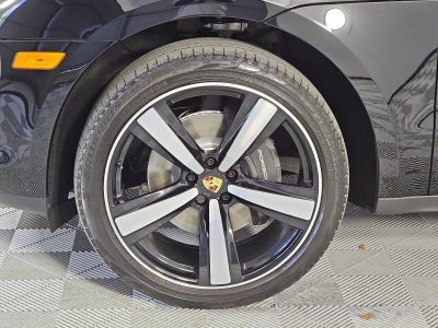 2023 Porsche Macan Base