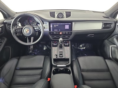 2023 Porsche Macan Base