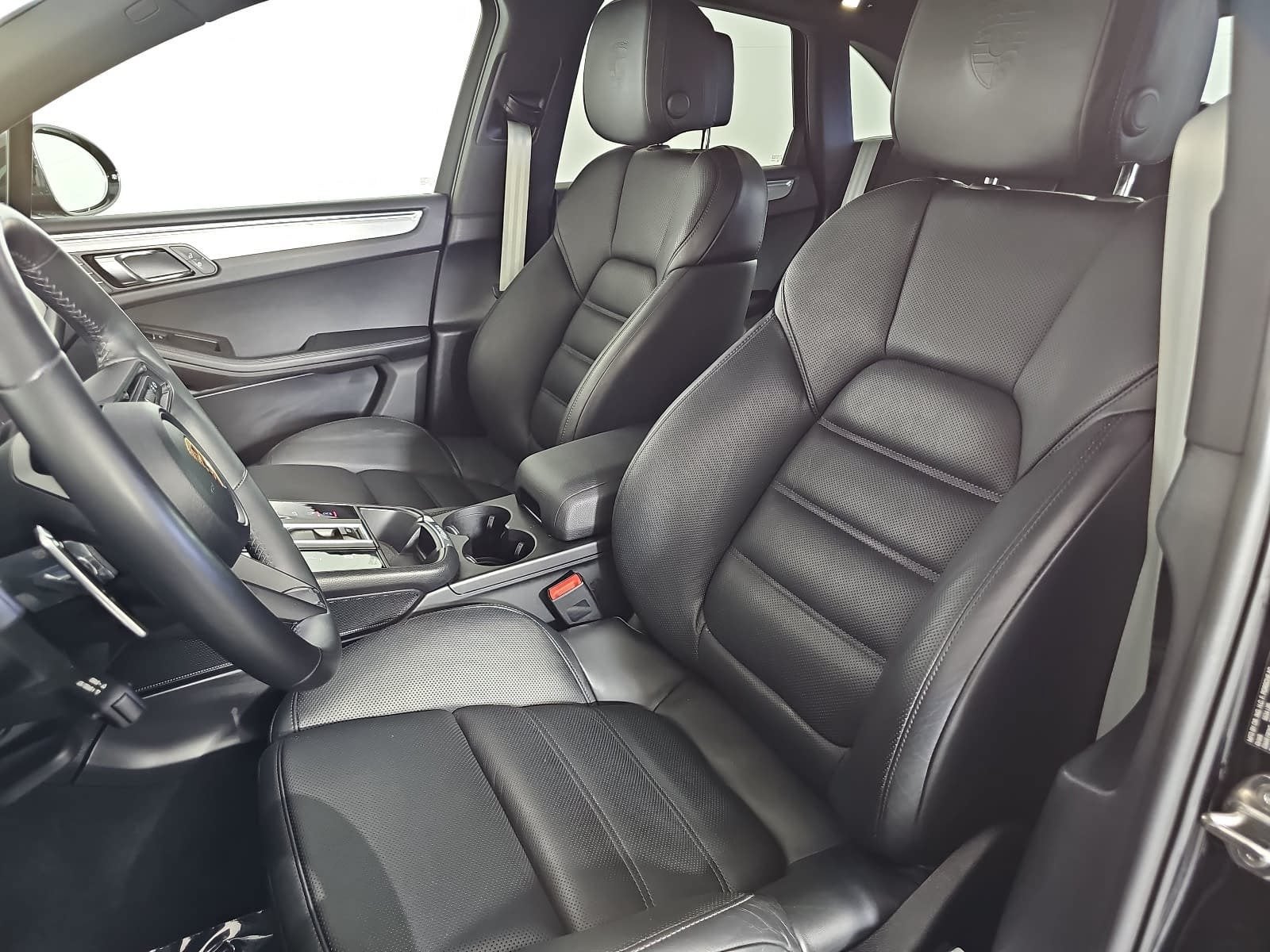 2023 Porsche Macan Base
