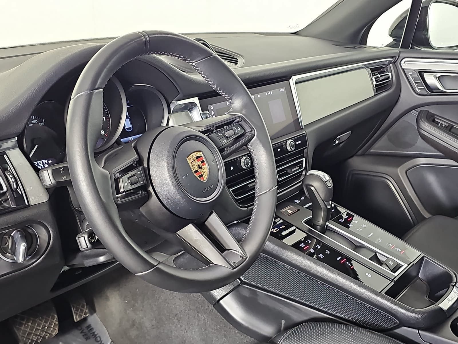 2023 Porsche Macan Base