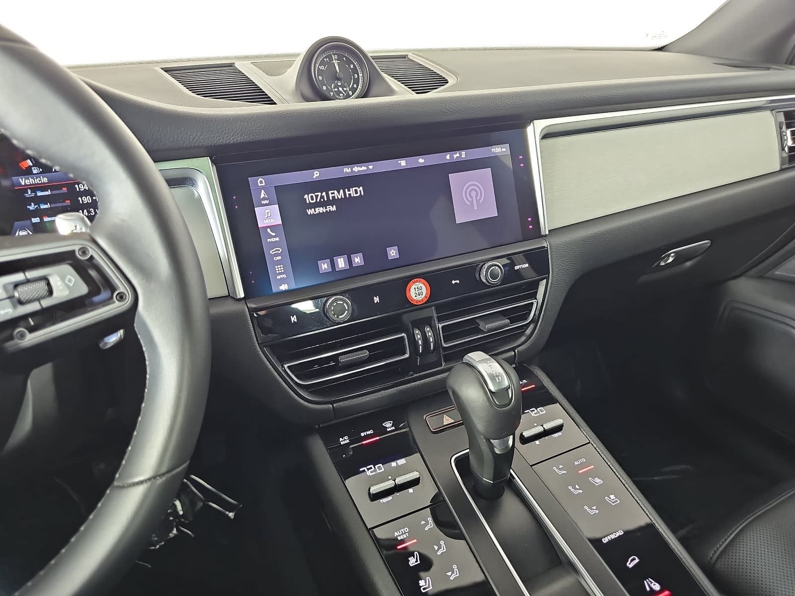 2023 Porsche Macan Base