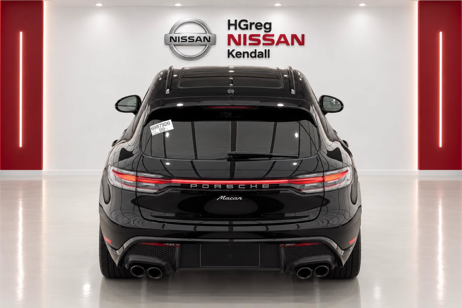 2023 Porsche Macan Base