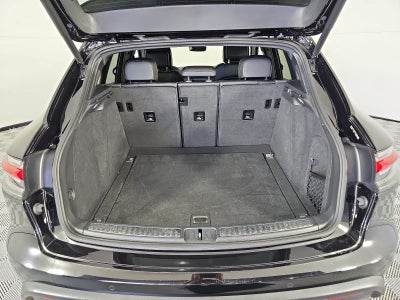 2023 Porsche Macan AWD