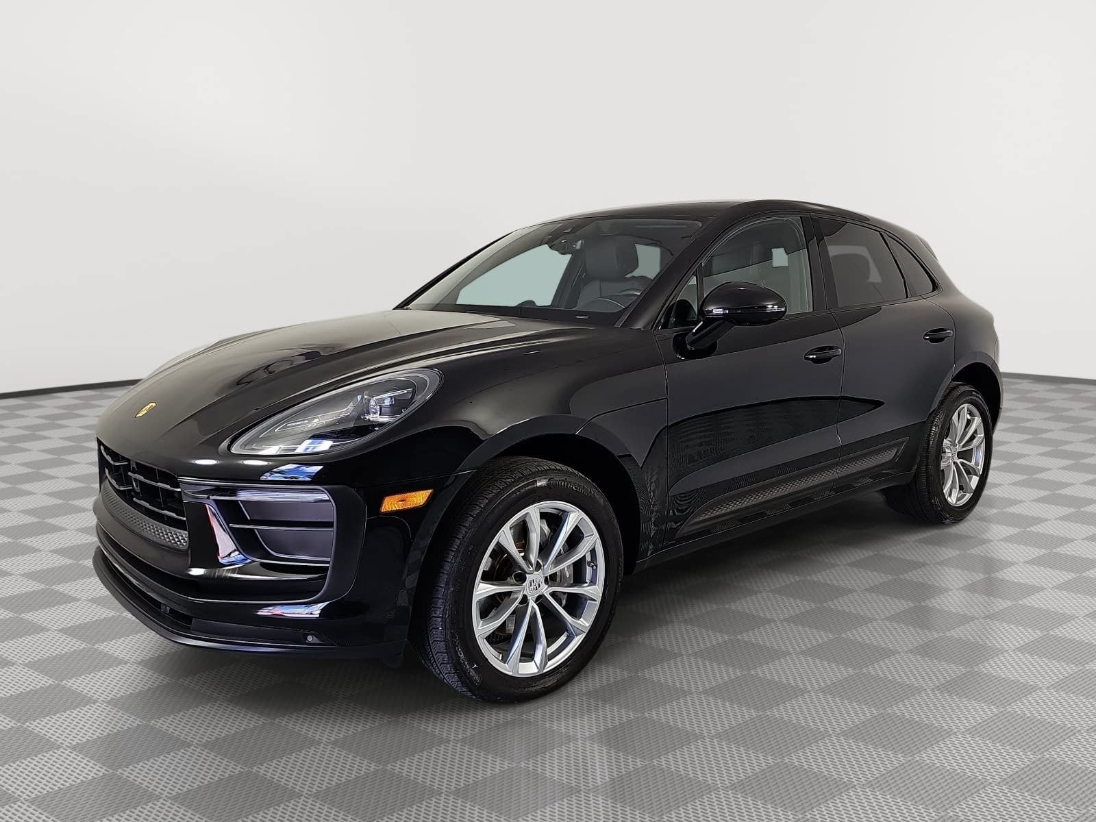 2023 Porsche Macan AWD