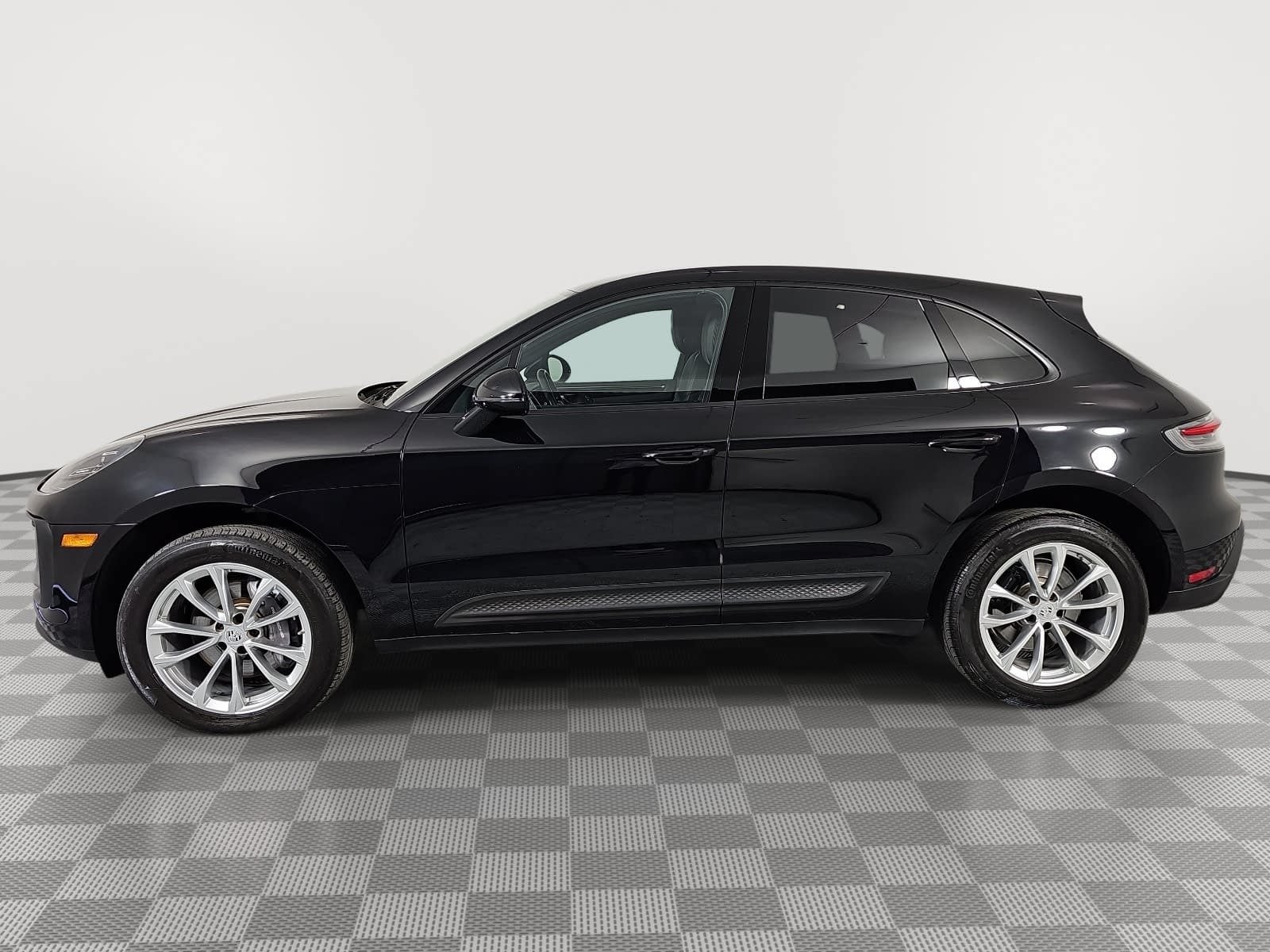 2023 Porsche Macan AWD