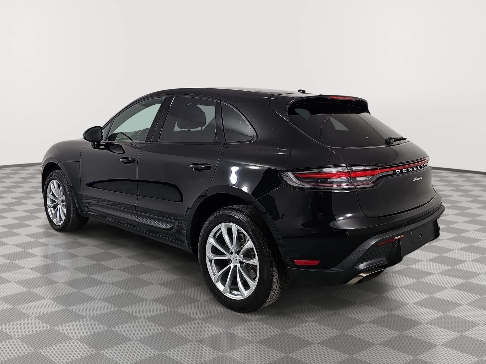 2023 Porsche Macan AWD