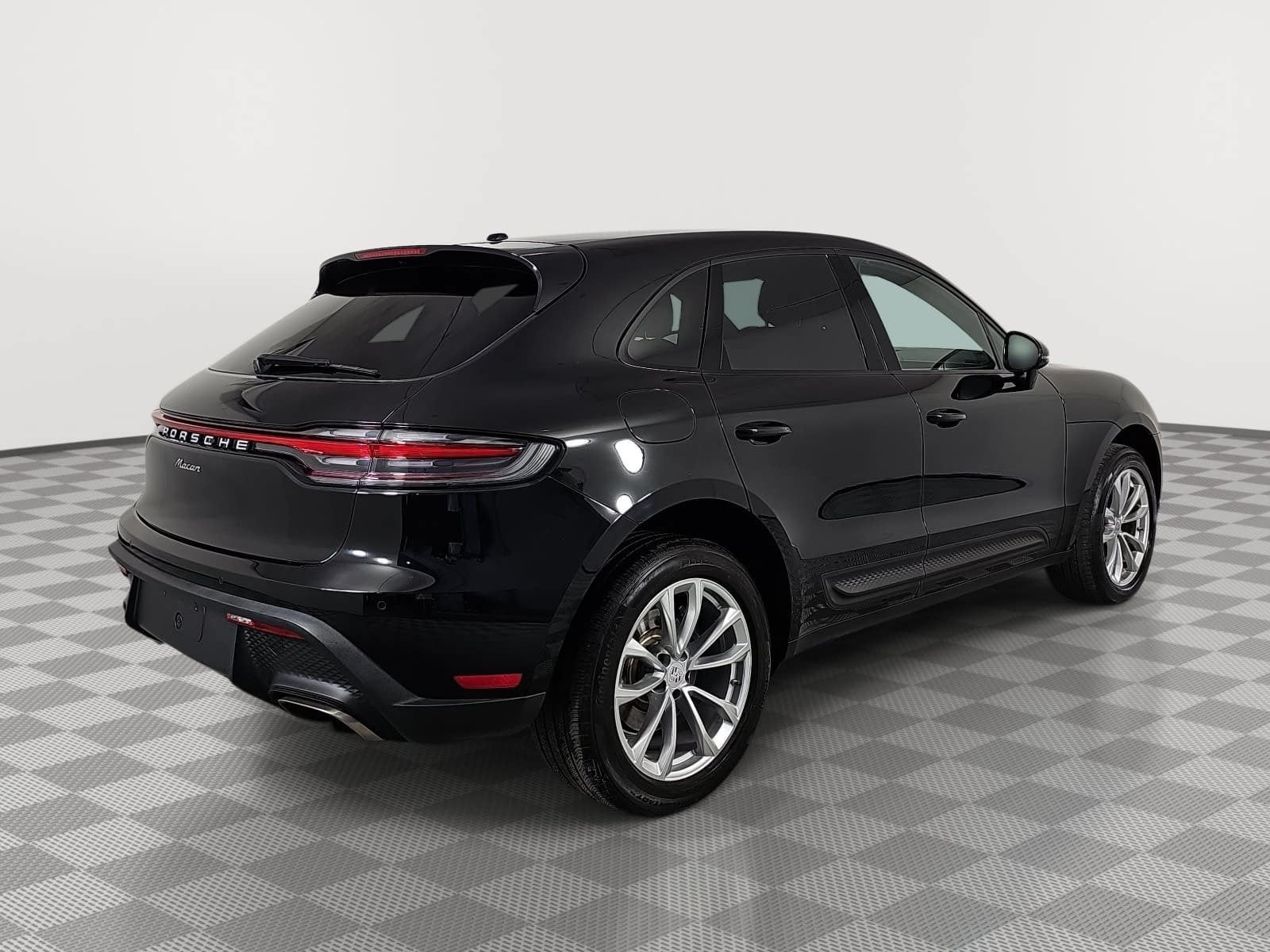 2023 Porsche Macan AWD