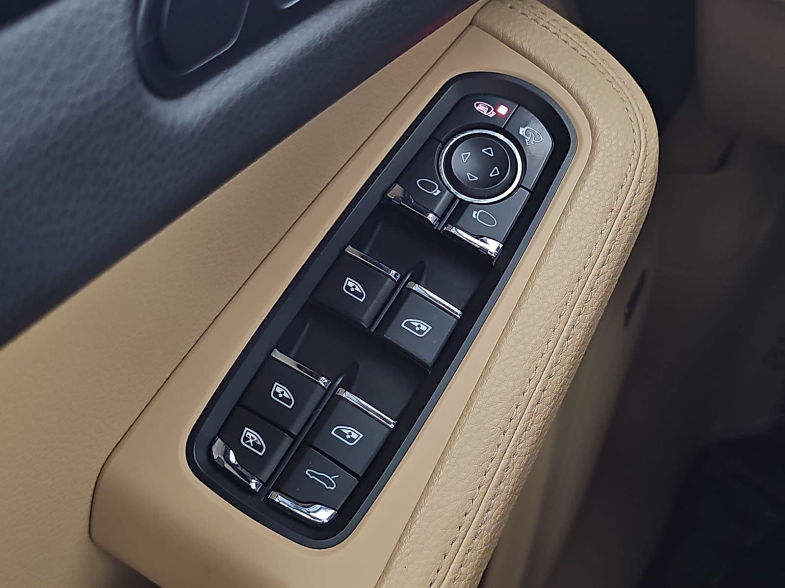 2018 Porsche Macan Base