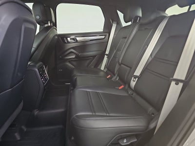 2022 Porsche Cayenne Platinum Edition