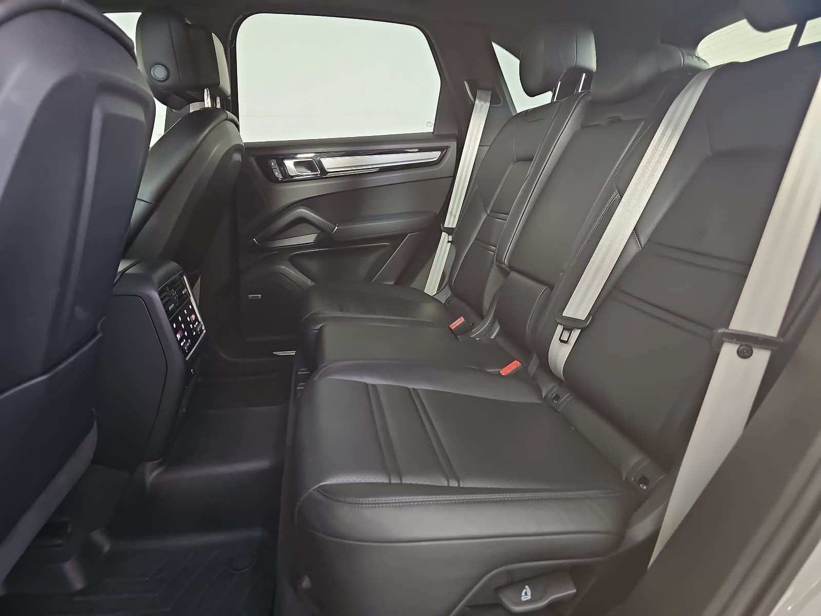 2022 Porsche Cayenne Platinum Edition