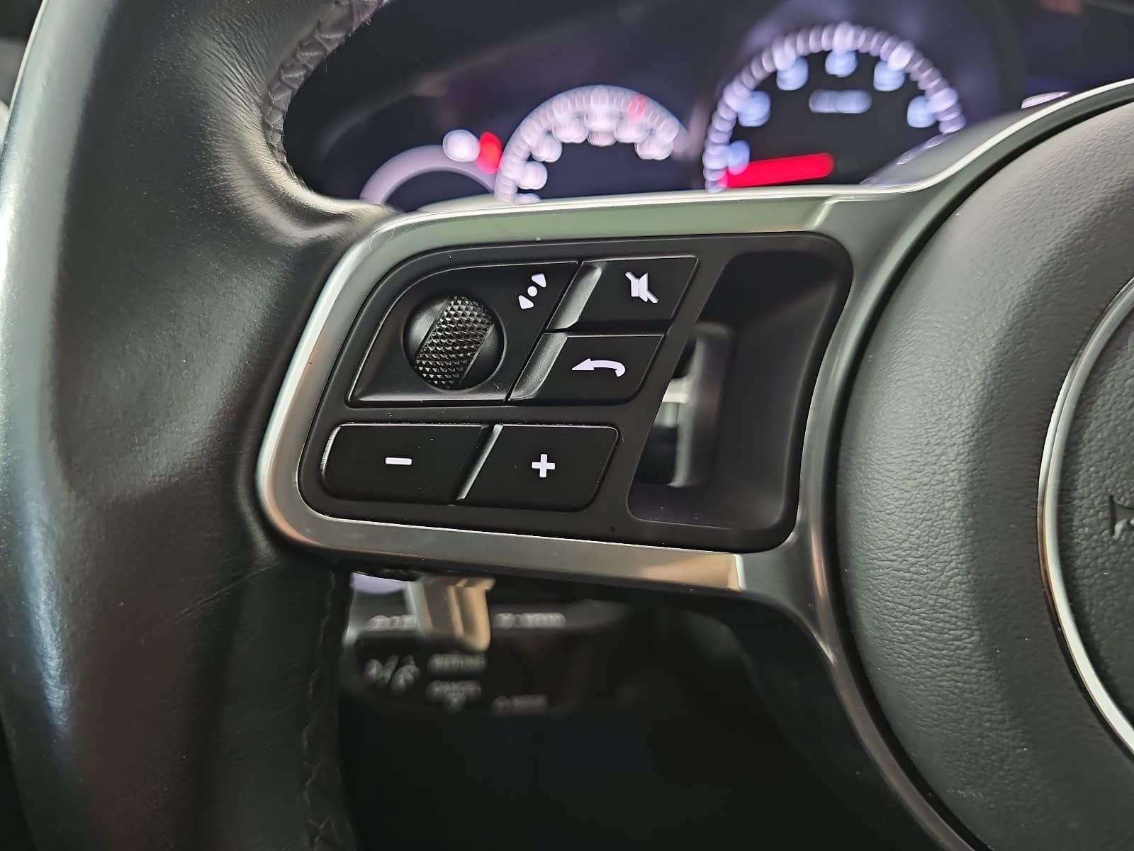 2022 Porsche Cayenne Platinum Edition