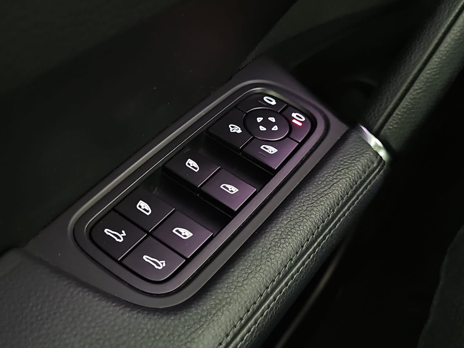 2022 Porsche Cayenne Platinum Edition