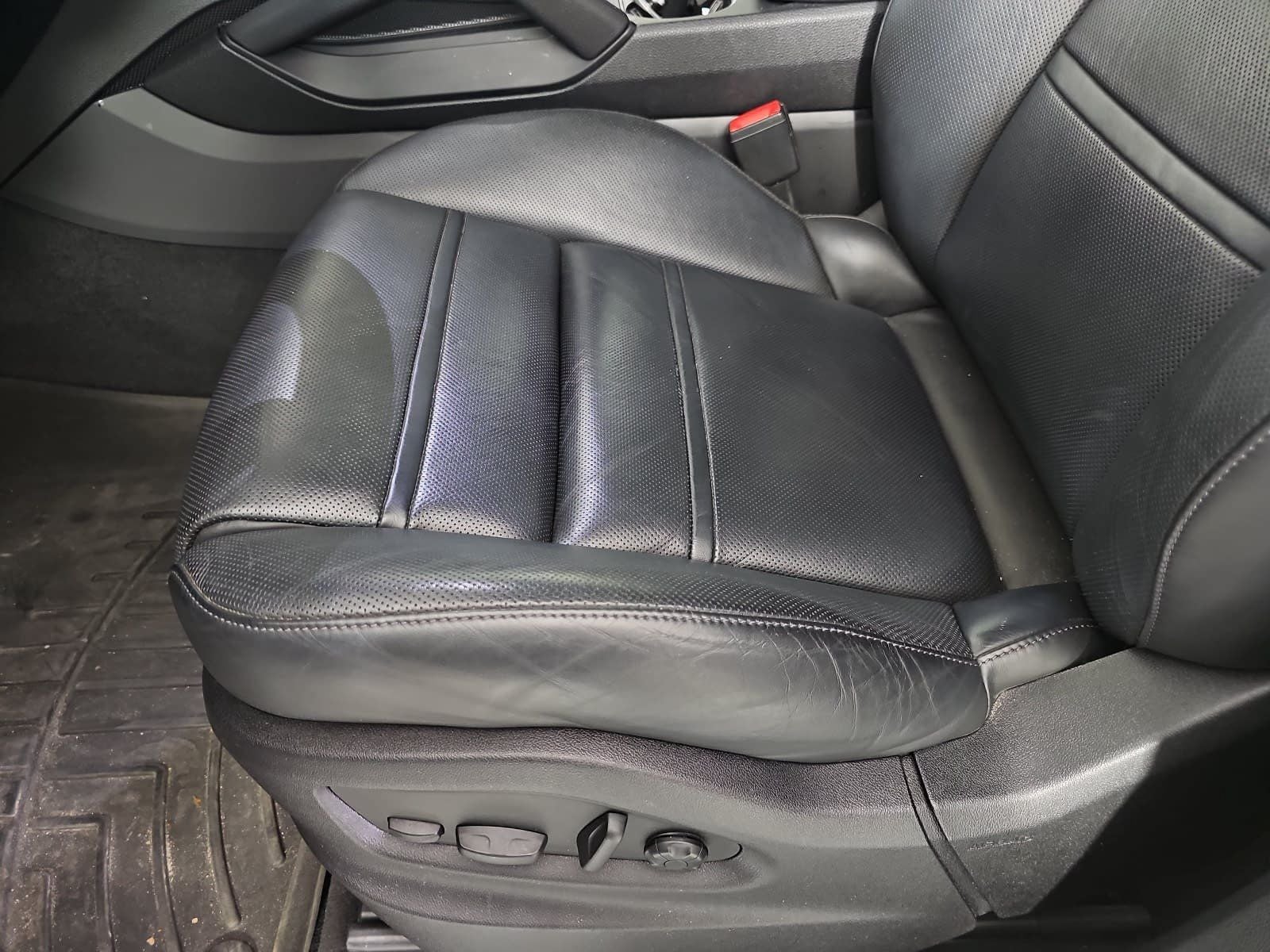 2022 Porsche Cayenne Platinum Edition