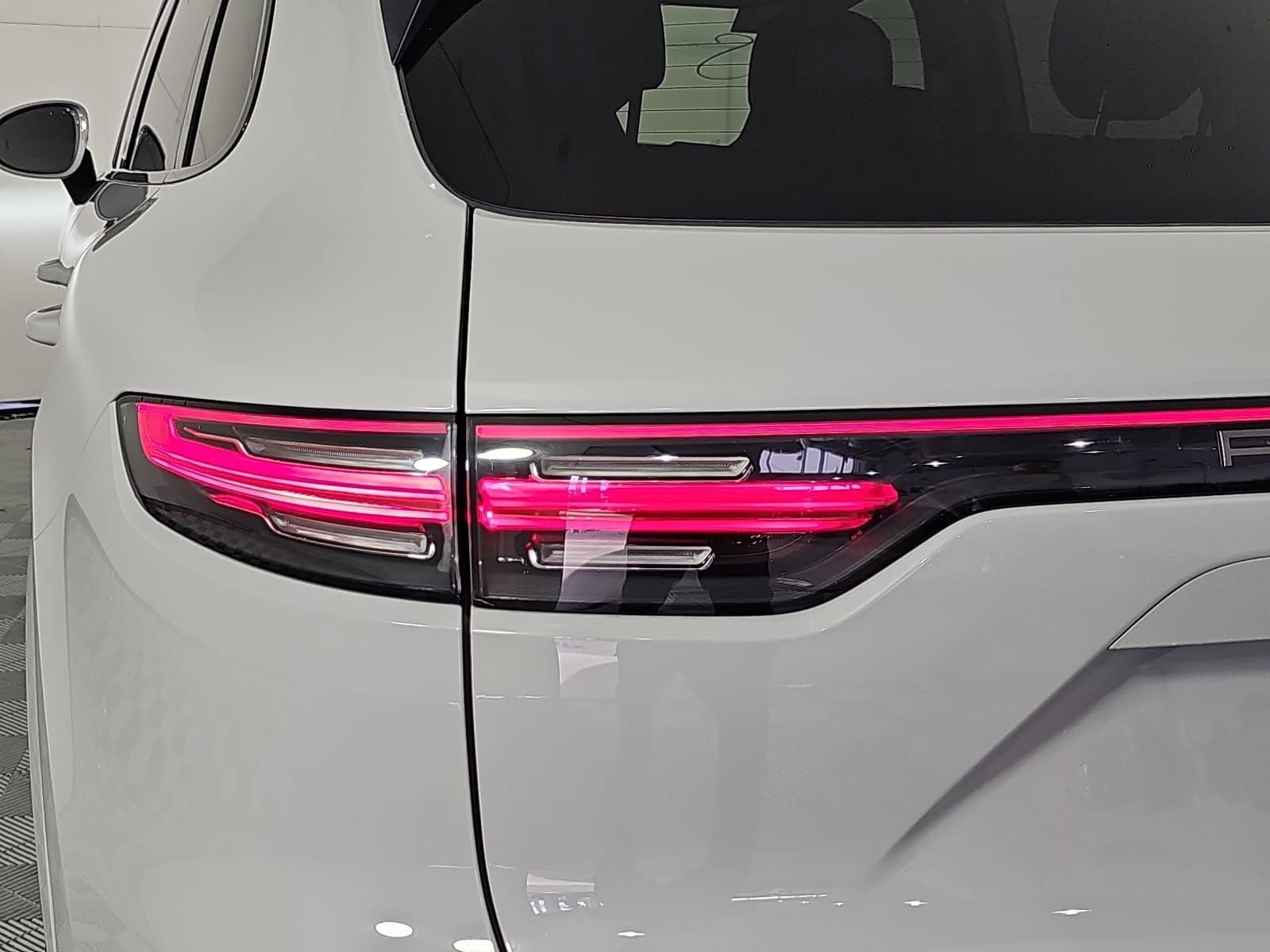 2022 Porsche Cayenne Platinum Edition